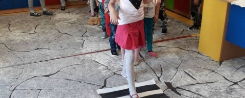 POZNAJEMY ZASADY RUCHU DROGOWEGO