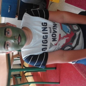 pokaż obrazek - Zielona twarz cieszyła się największym powodzeniem u starszaków