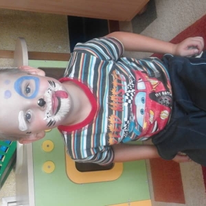 pokaż obrazek - Kolorowy piesek